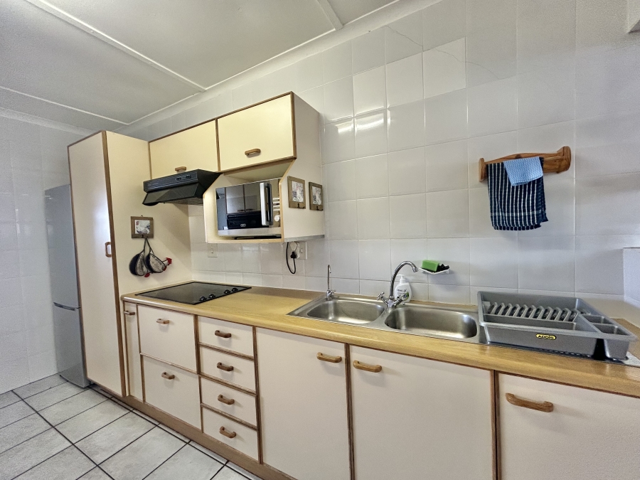 3 Bedroom Property for Sale in Wavecrest Eastern Cape